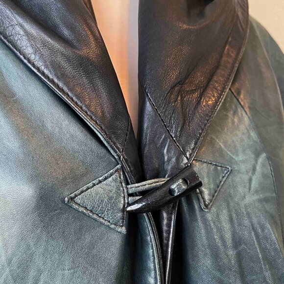 Vintage Hooded Green Leather Poncho: Oversized 90s Cape Coat (3XL) - Picture 6 of 8